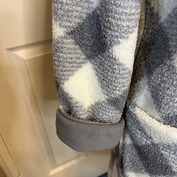 Susan Graver Weekend Reversible Polar Fleece & Sherpa Coat. Size XS - Picture 4 of 13